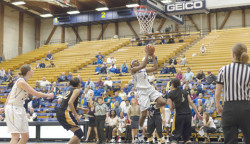 WomensBasketball_MarkBrocher_03.07.2013_DSC_1773