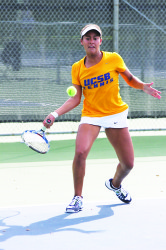 Women's tennis_Magali Gauthier_for 4.11.2013