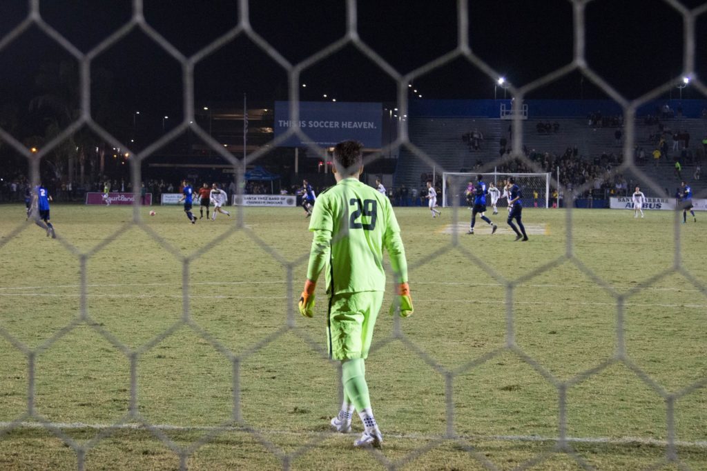 Titouan Le Roux anticipates his next move as the game goes into overtime. Dustin Harris / Daily Nexus